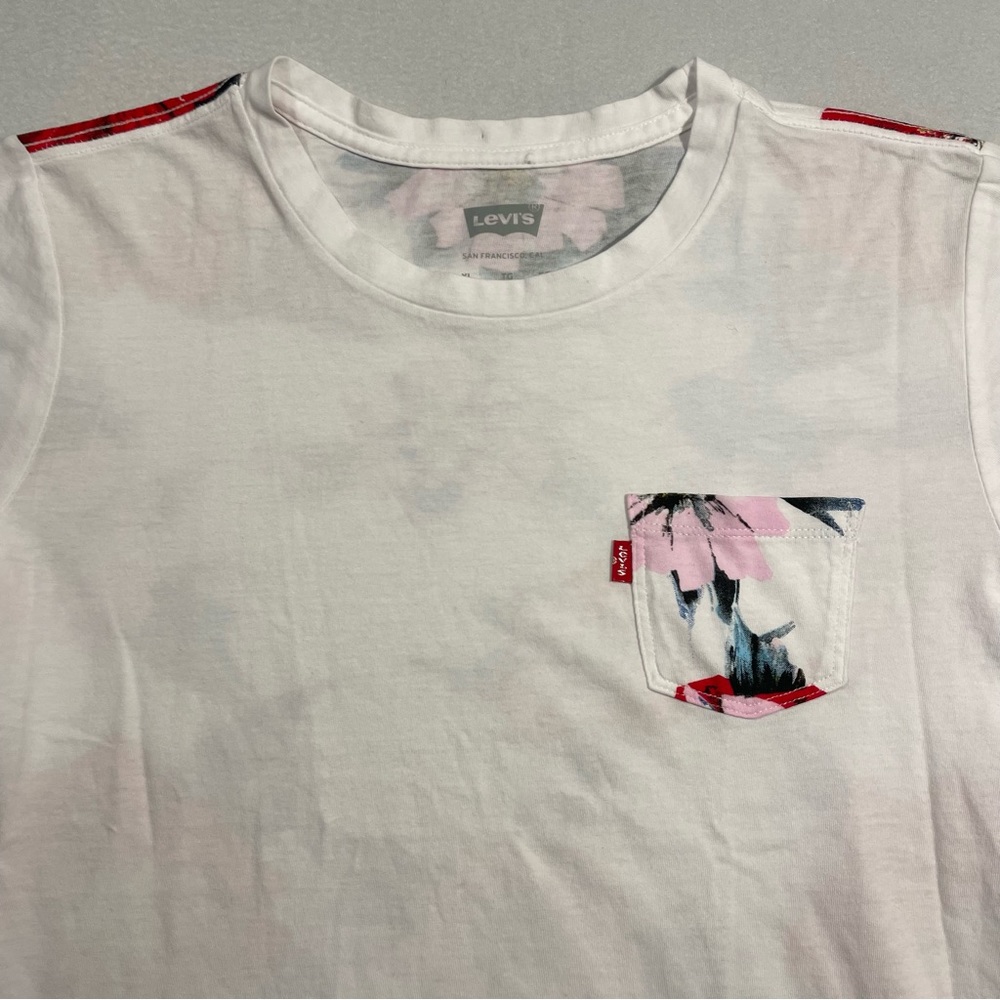 Levi’s Girls Floral T Shirt Size XL NWT!